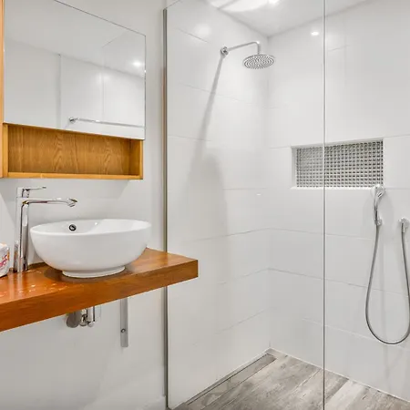 Indigo Apartments & Suites - 'Adults Only'-2